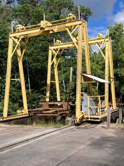 photo of the boat hoist at the dam